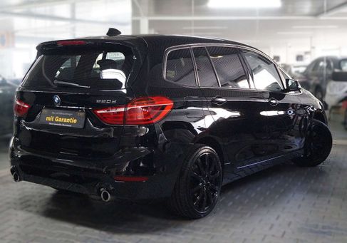 BMW 220, 2020 3