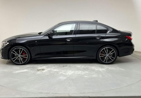 BMW 330, 2021