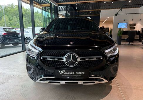 Mercedes-Benz GLA 200, 2023
