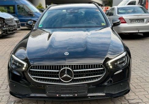 Mercedes-Benz E 300, 2022