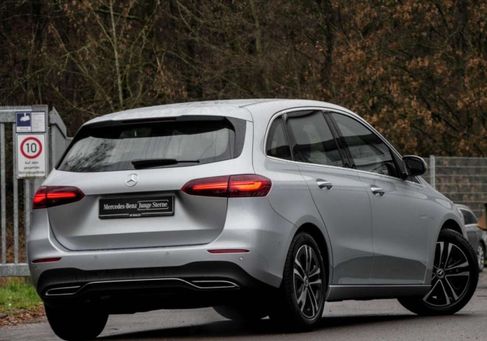 Mercedes-Benz B 200, 2024