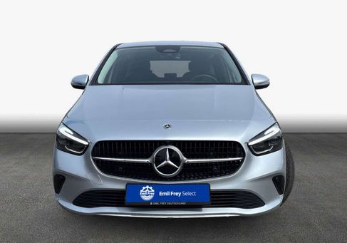 Mercedes-Benz B 180, 2025