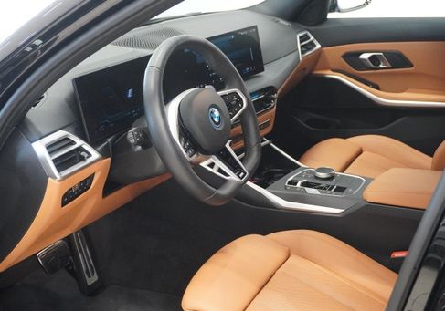 BMW 330, 2025