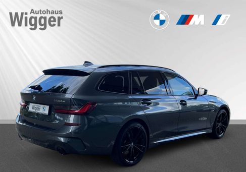 BMW 330, 2022