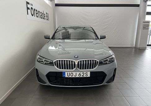 BMW 330, 2025 2