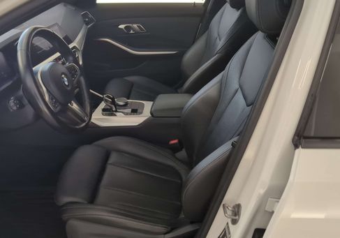 BMW 320, 2022 3