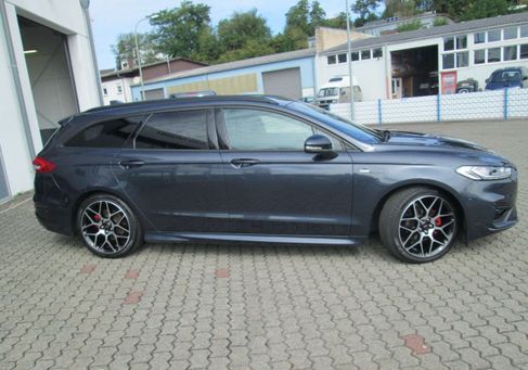 Ford Mondeo, 2022 3