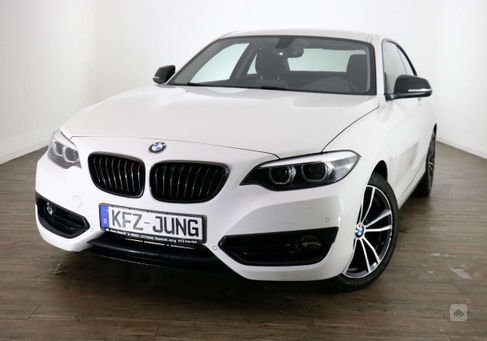 BMW 218, 2020