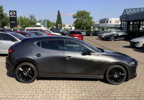 Mazda 3, 2025