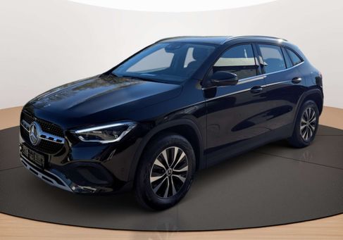 Mercedes-Benz GLA 250, 2022