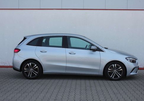 Mercedes-Benz B 180, 2025