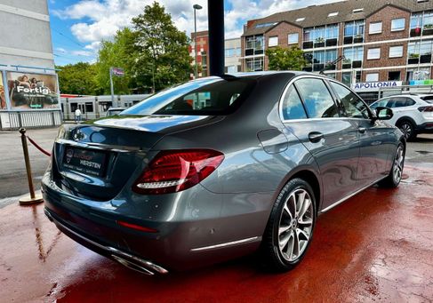 Mercedes-Benz E 200, 2019 3