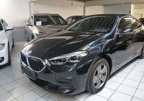BMW 216, 2021