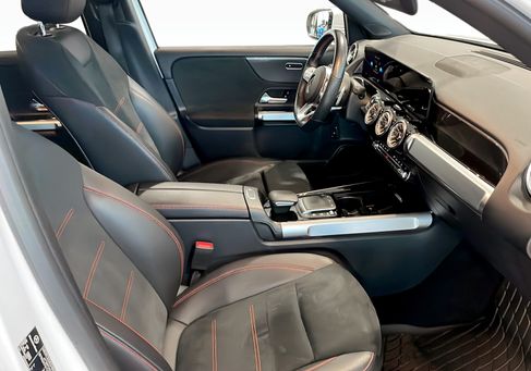 Mercedes-Benz GLB 200, 2022