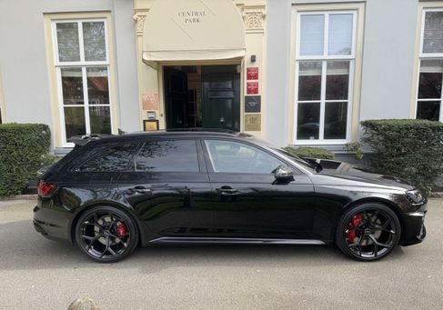 Audi RS4, 2024
