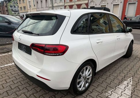 Mercedes-Benz B 180, 2021