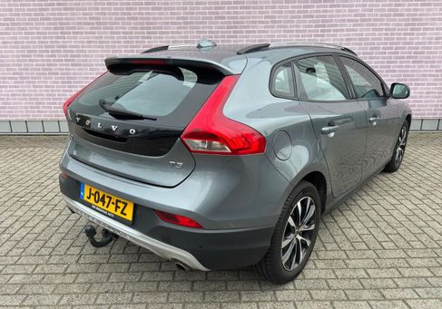 Volvo V40 Cross Country, 2019