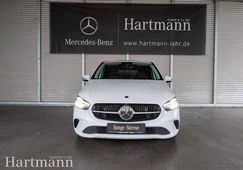 Mercedes-Benz B 200, 2023 3
