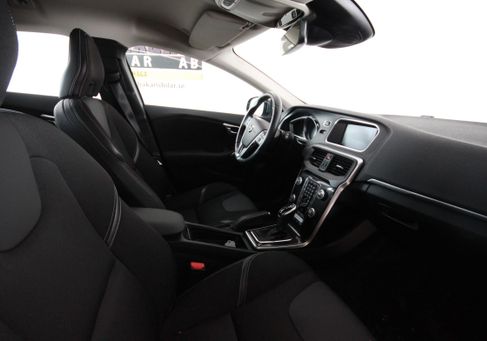 Volvo V40, 2018