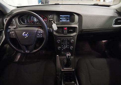 Volvo V40, 2016