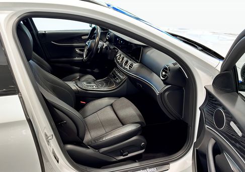 Mercedes-Benz E 220, 2021 3