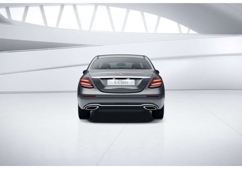 Mercedes-Benz E 200, 2020 3