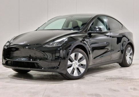 Tesla Model Y, 2022