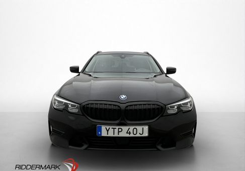 BMW 330, 2022