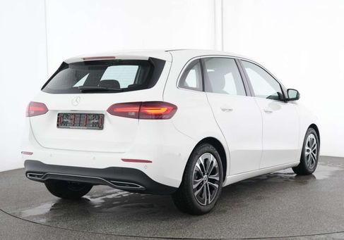 Mercedes-Benz B 200, 2025