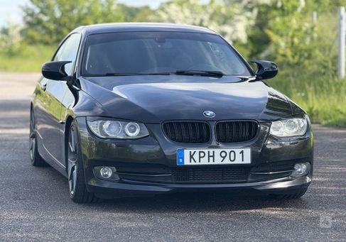BMW 325, 2010