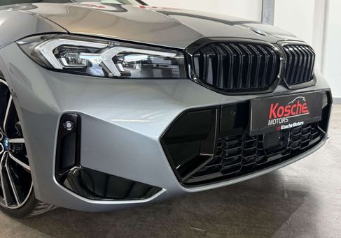 BMW 330, 2022