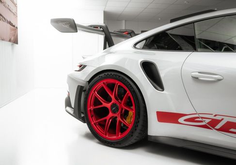 Porsche, 2025