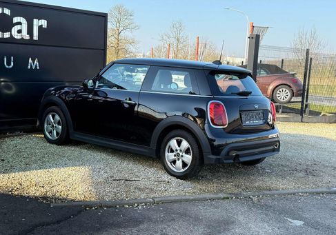 MINI ONE, 2022