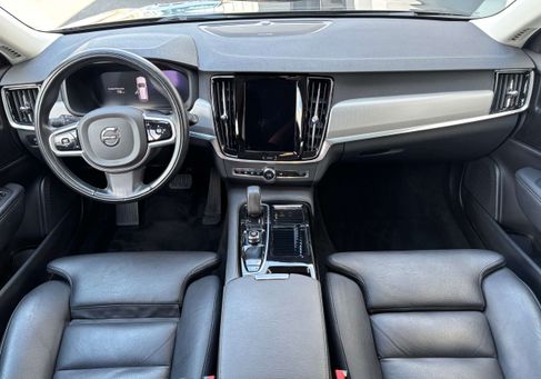 Volvo V90, 2022