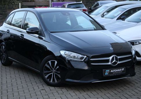 Mercedes-Benz B 180, 2022