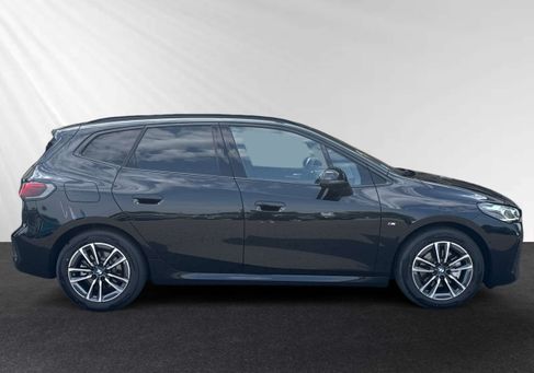 BMW 220, 2025 2