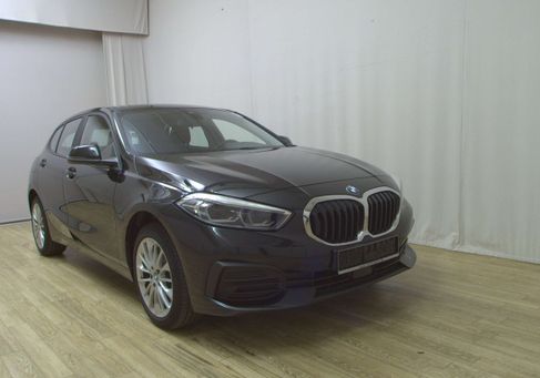BMW 120, 2023 3