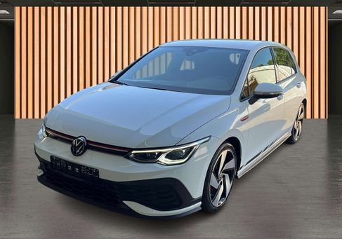 Volkswagen Golf, 2024 2