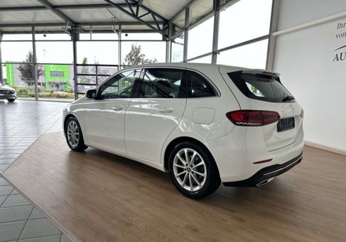 Mercedes-Benz B 200, 2020 3