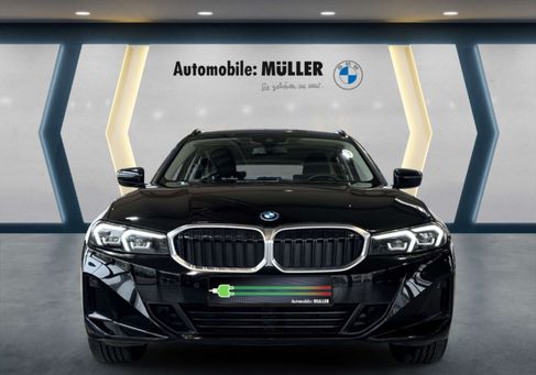 BMW 330, 2022