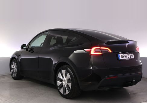 Tesla Model Y, 2023 3