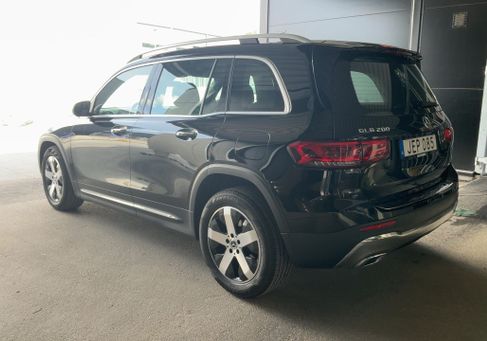 Mercedes-Benz GLB 200, 2021