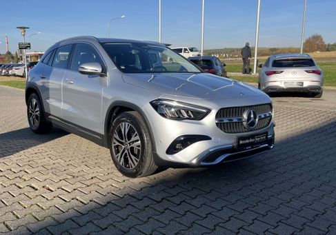 Mercedes-Benz GLA 180, 2023