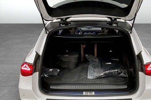 Mercedes-Benz E 300, 2025