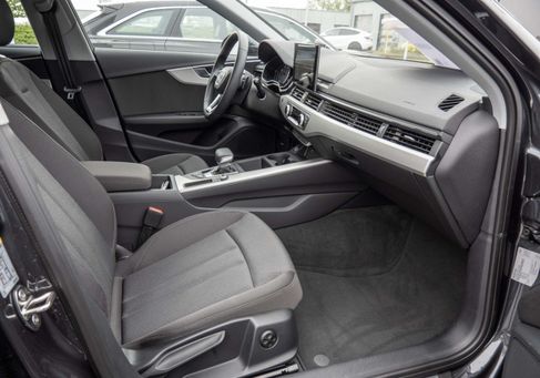 Audi A4, 2023 2