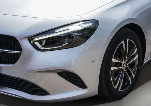 Mercedes-Benz B 200, 2023