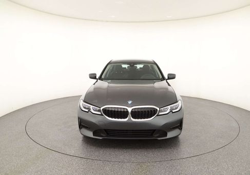 BMW 330, 2020