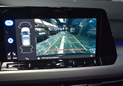 Volkswagen Golf, 2023