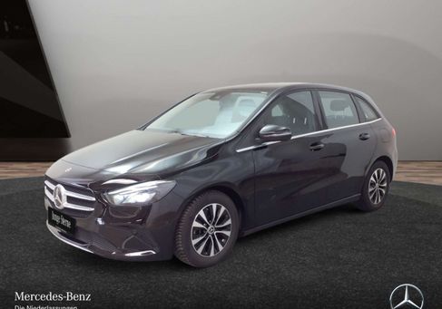 Mercedes-Benz B 180, 2022
