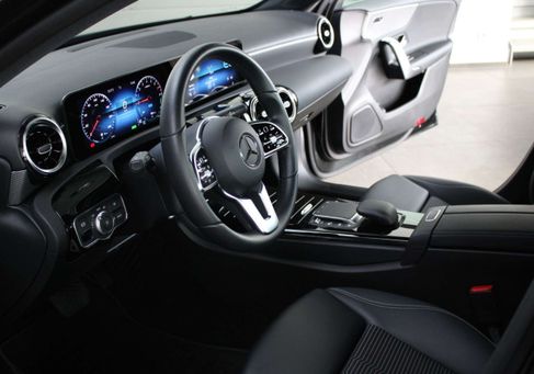 Mercedes-Benz A 250, 2021 3